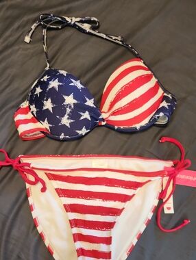 M/L Women's Red, White & Blue Stars-Stripe Bikini Top and Bottom